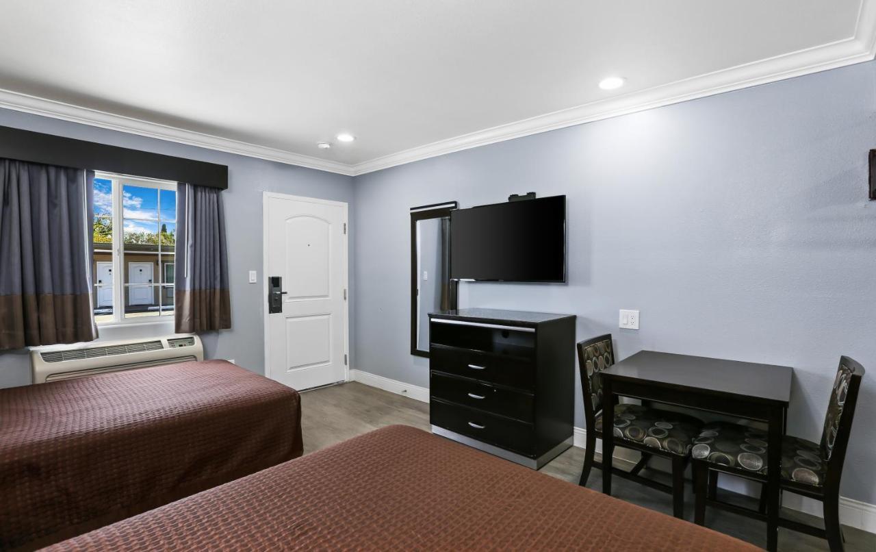 3rd Avenue Hotel La Habra