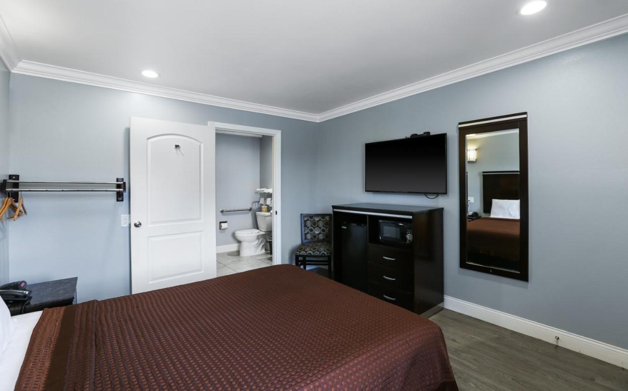 Hotel 3rd Avenue 2*