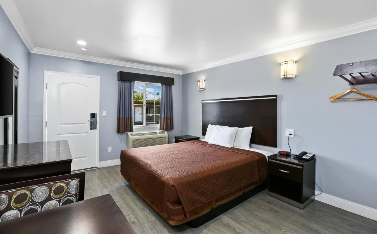 3rd Avenue Hotel La Habra