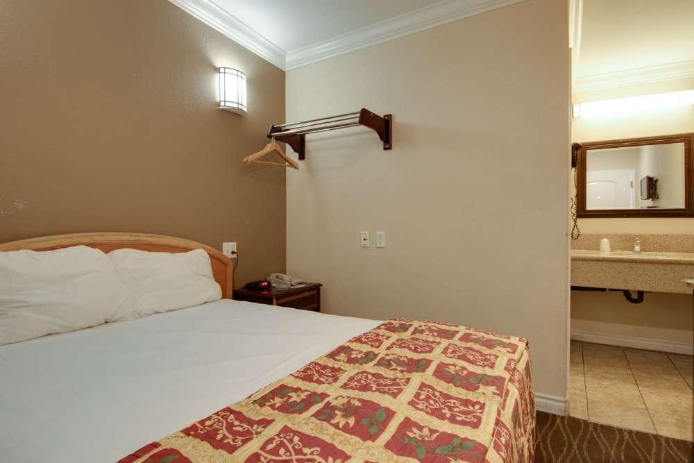3rd Avenue Hotel